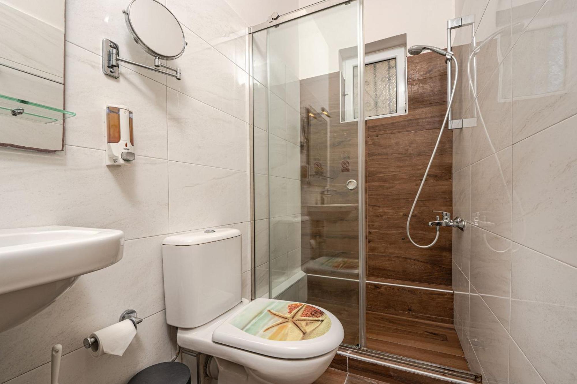 Stathis Beachfront Luxury Rooms Kalamákion Esterno foto
