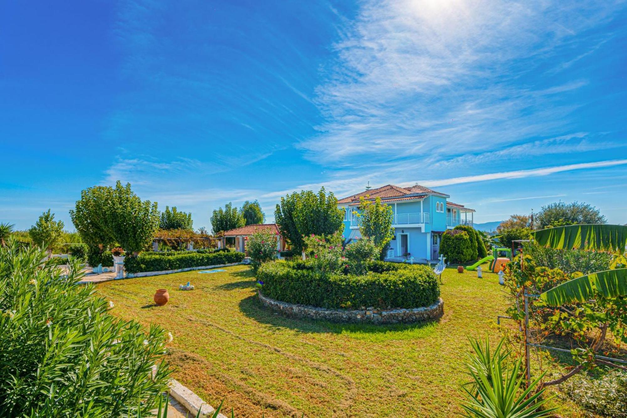 Stathis Beachfront Luxury Rooms Kalamákion Esterno foto