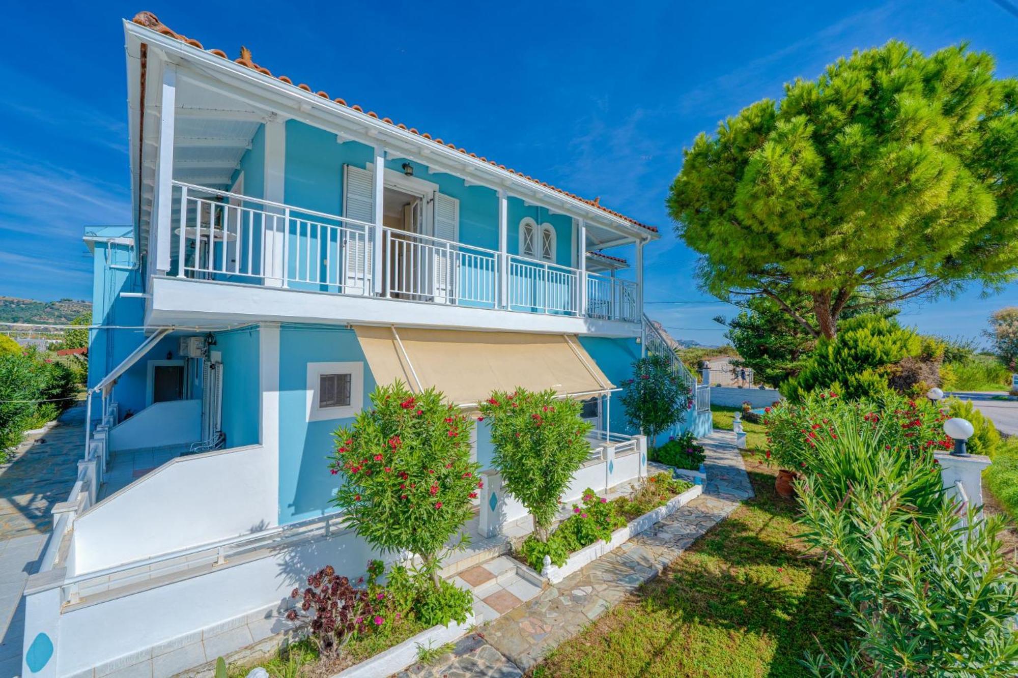 Stathis Beachfront Luxury Rooms Kalamákion Esterno foto