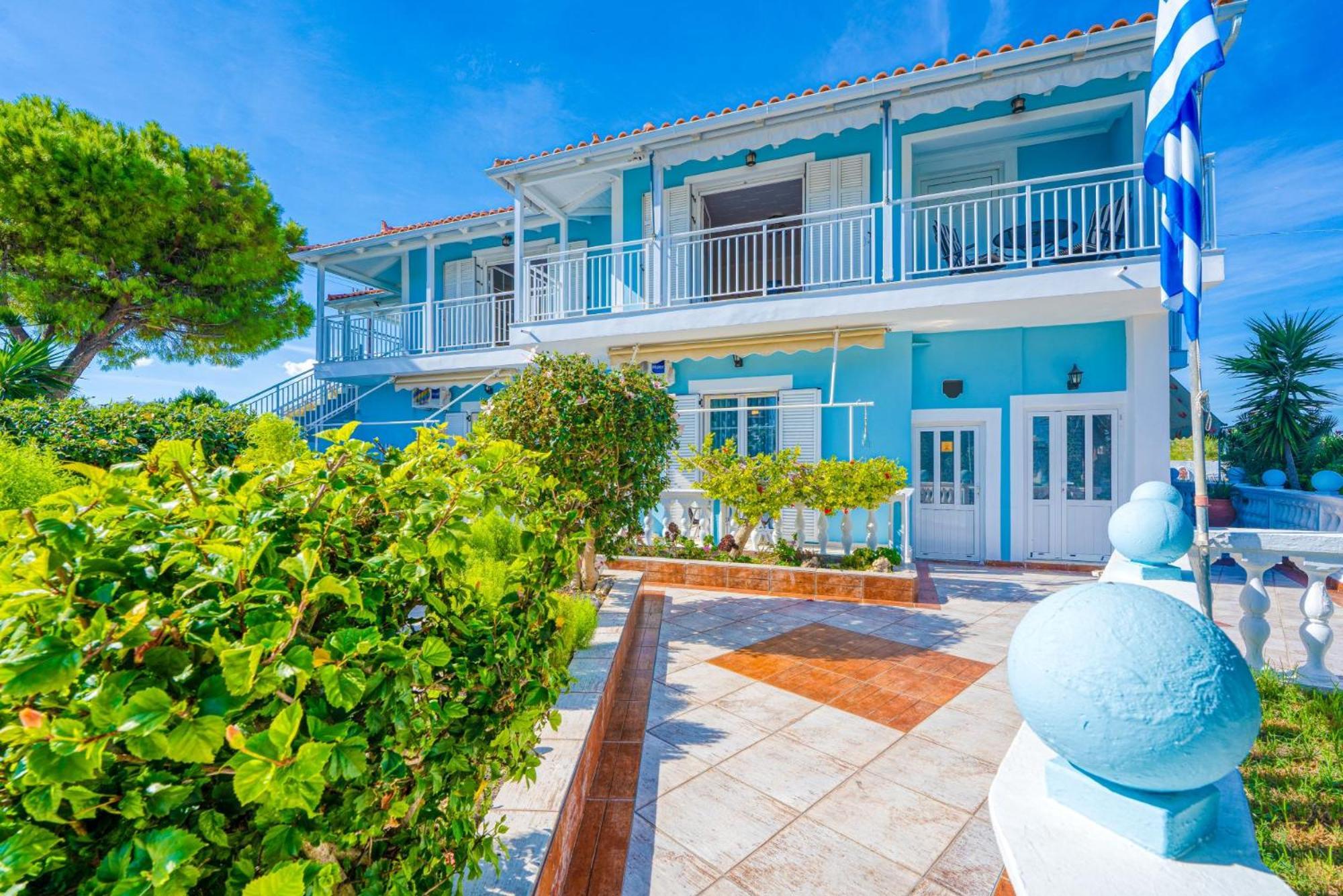 Stathis Beachfront Luxury Rooms Kalamákion Esterno foto