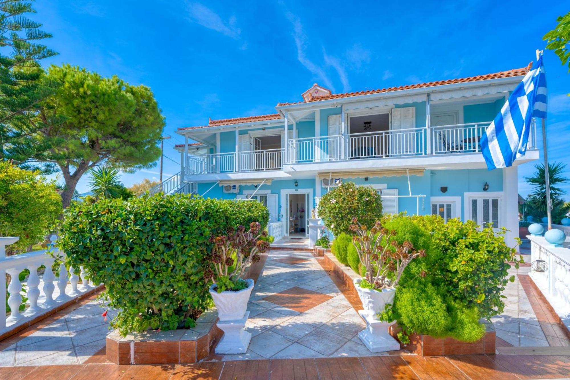 Stathis Beachfront Luxury Rooms Kalamákion Esterno foto